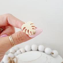 Load image into Gallery viewer, Monstera Leaf Lapel Pin