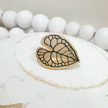 Load image into Gallery viewer, Anthurium Leaf Lapel Pin