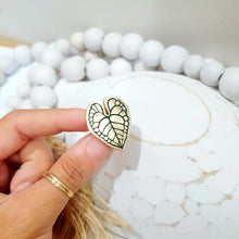 Load image into Gallery viewer, Anthurium Leaf Lapel Pin